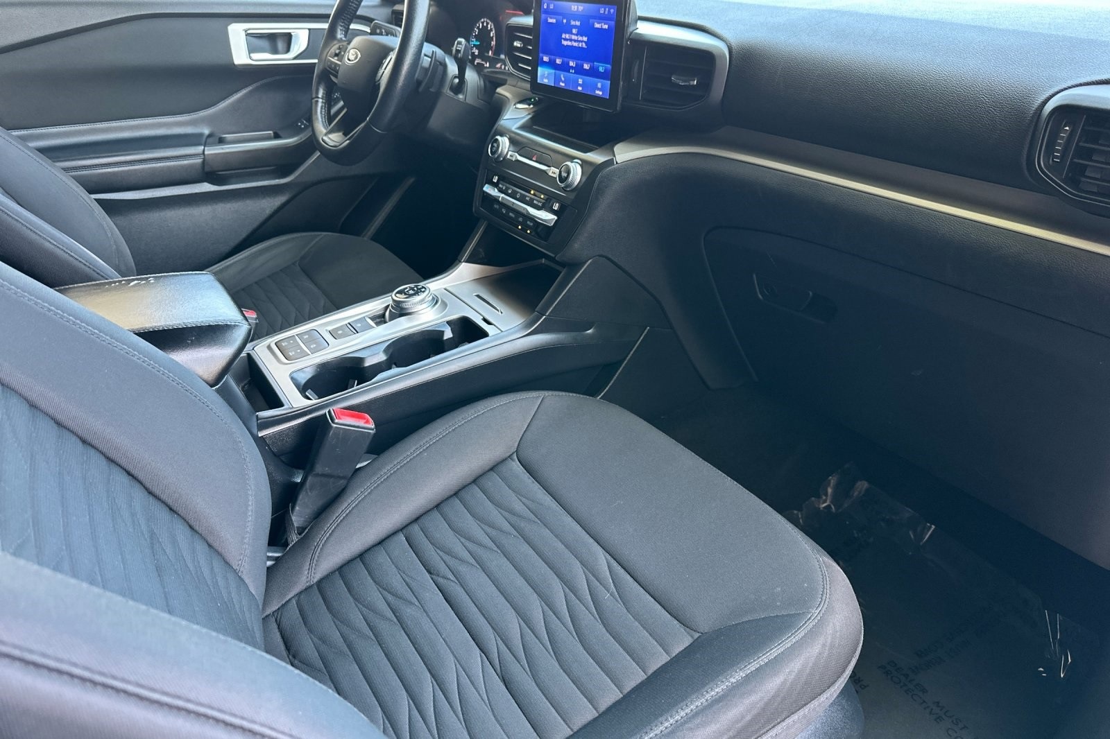 2020 Ford Explorer XLT photo 16