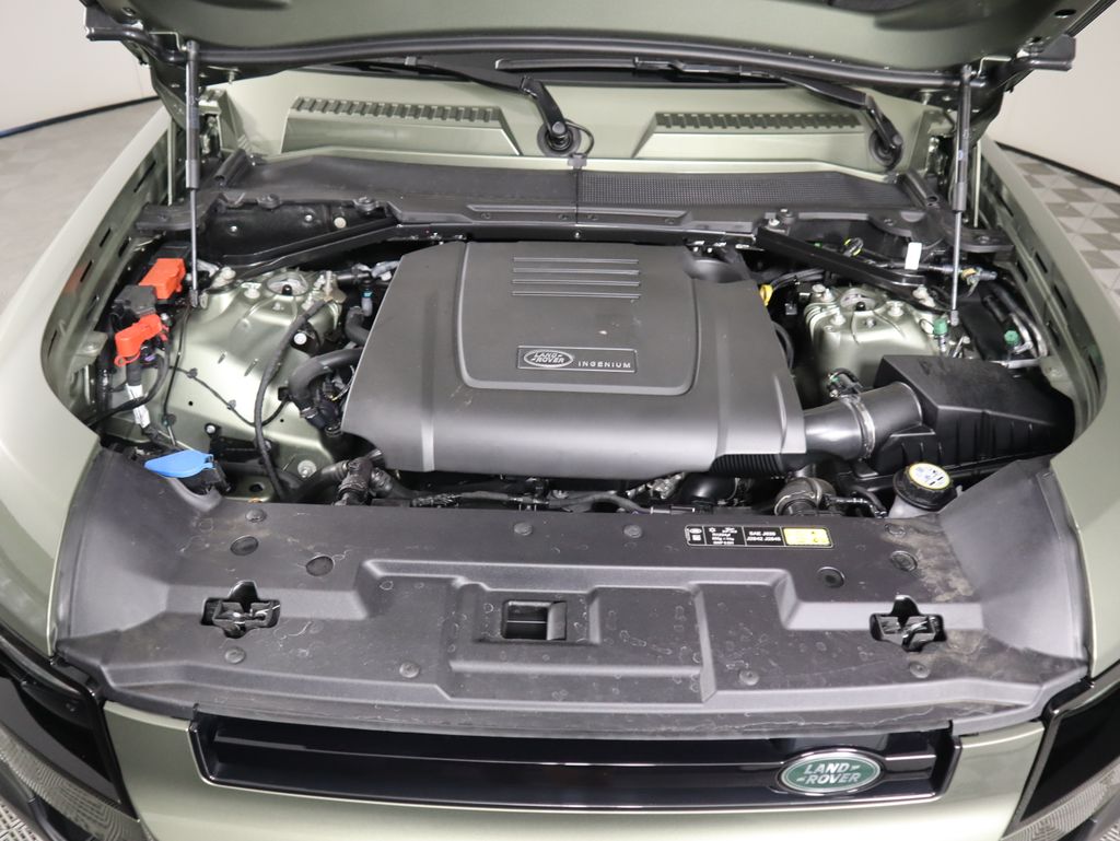2025 Land Rover Defender 110 S photo 26