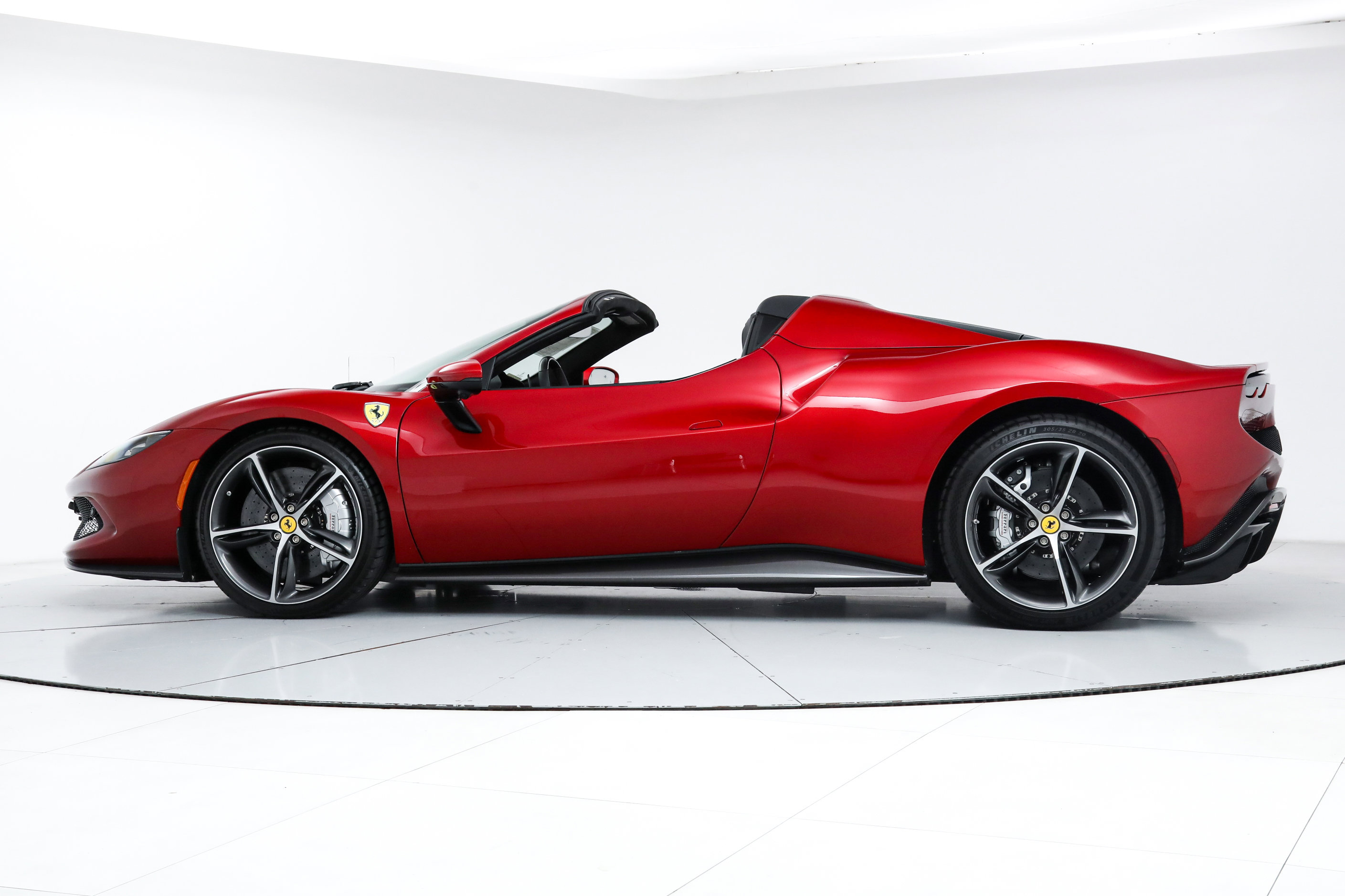 2024 Ferrari 296 GTS photo 4