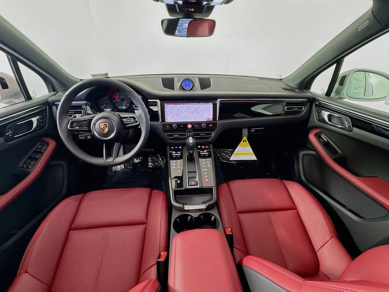 2025 Porsche Macan T photo 20