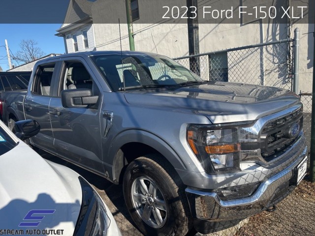 Pre-Owned 2023 Ford F-150 XLT