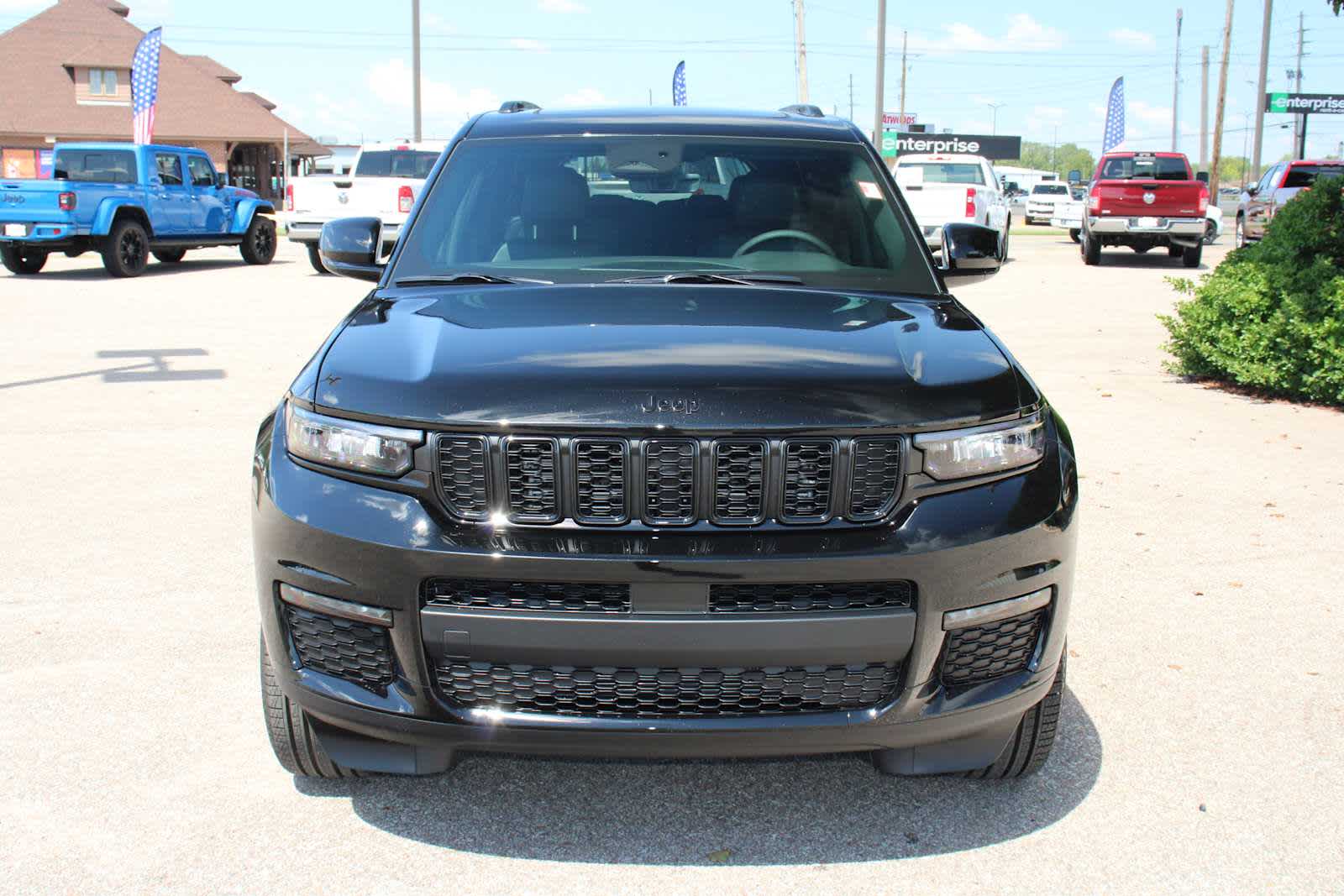 2025 Jeep Grand Cherokee Limited photo 4