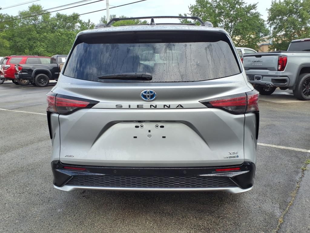 2024 Toyota Sienna XSE photo 4