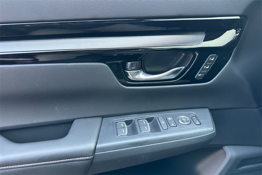 2026 Honda CR-V Sport Touring photo 9