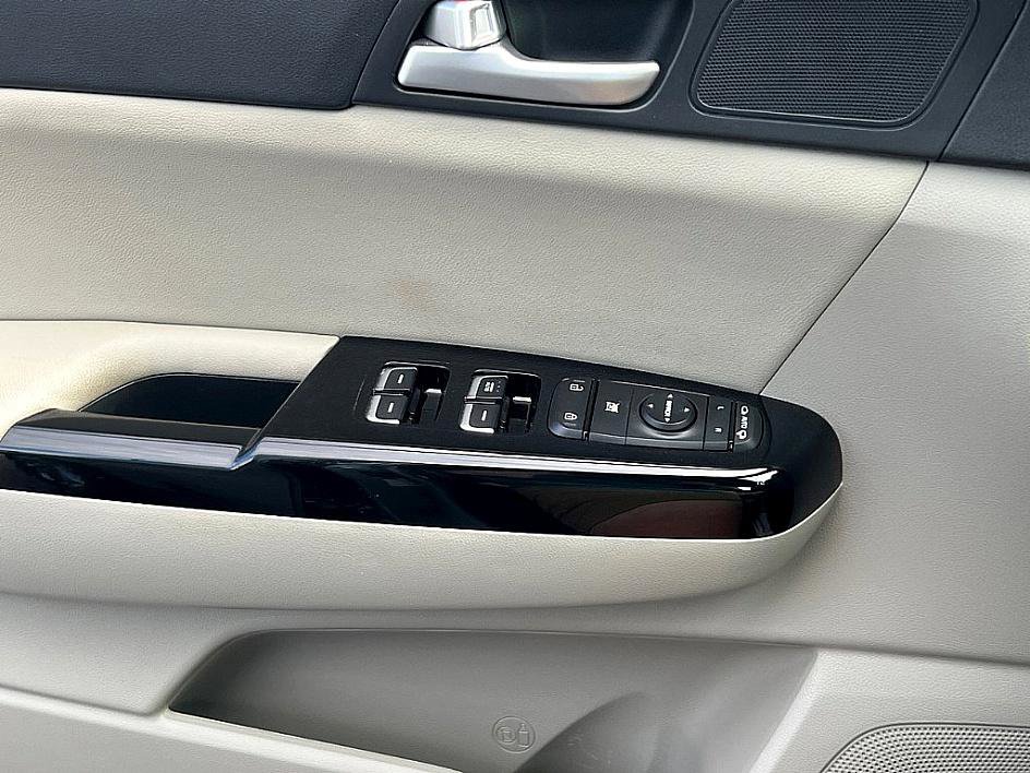2022 Kia Sportage Nightfall Edition photo 19