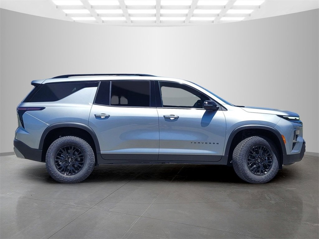 2025 Chevrolet Traverse Z71 photo 2
