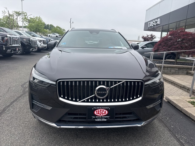 2022 Volvo XC60 B5 Inscription photo 2