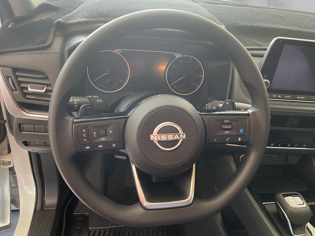 2023 Nissan Rogue SV photo 9