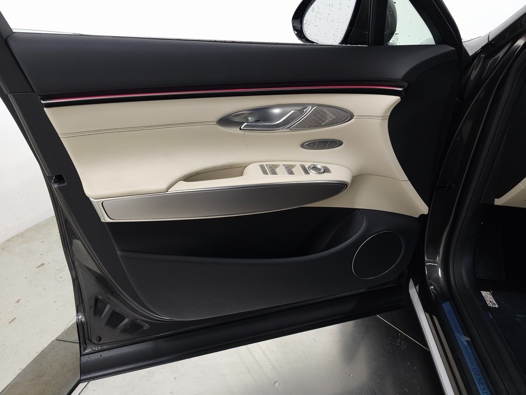 2026 Genesis GV70 2.5T Select photo 5