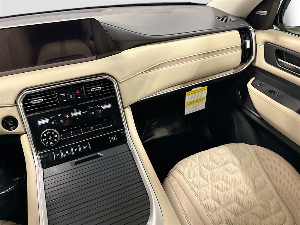 2026 Nissan Armada Platinum photo 3