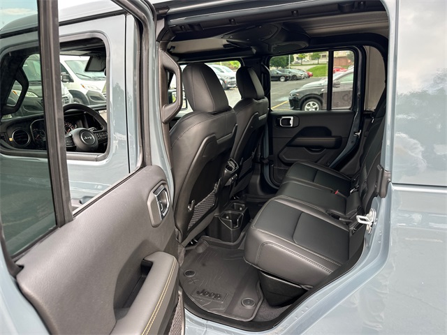 2025 Jeep Gladiator Sport photo 12