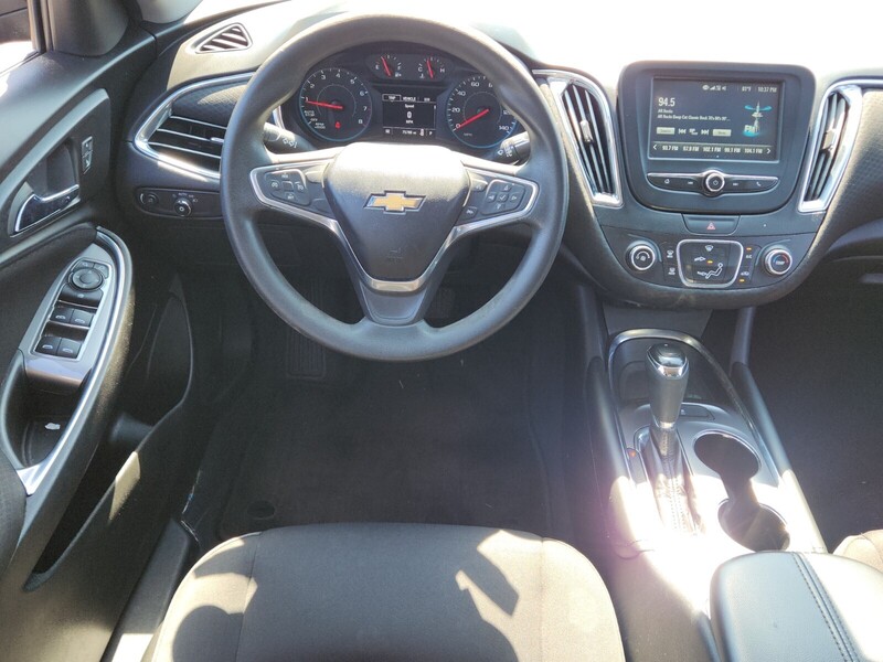 2018 Chevrolet Malibu 1LT photo 13