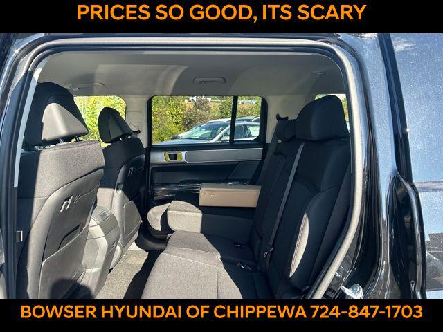 2026 Hyundai Santa Fe SE photo 4