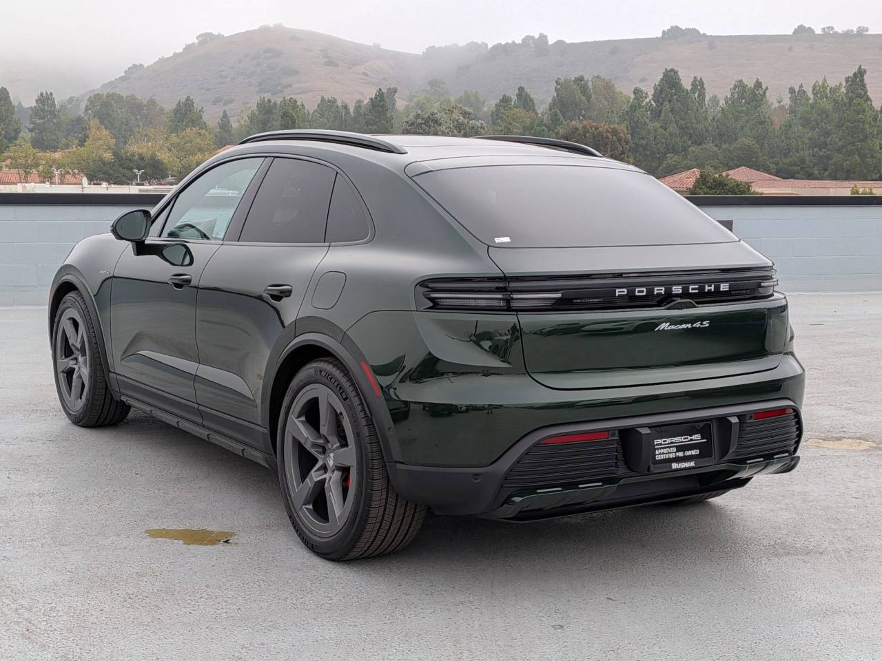 2025 Porsche Macan Electric photo 3