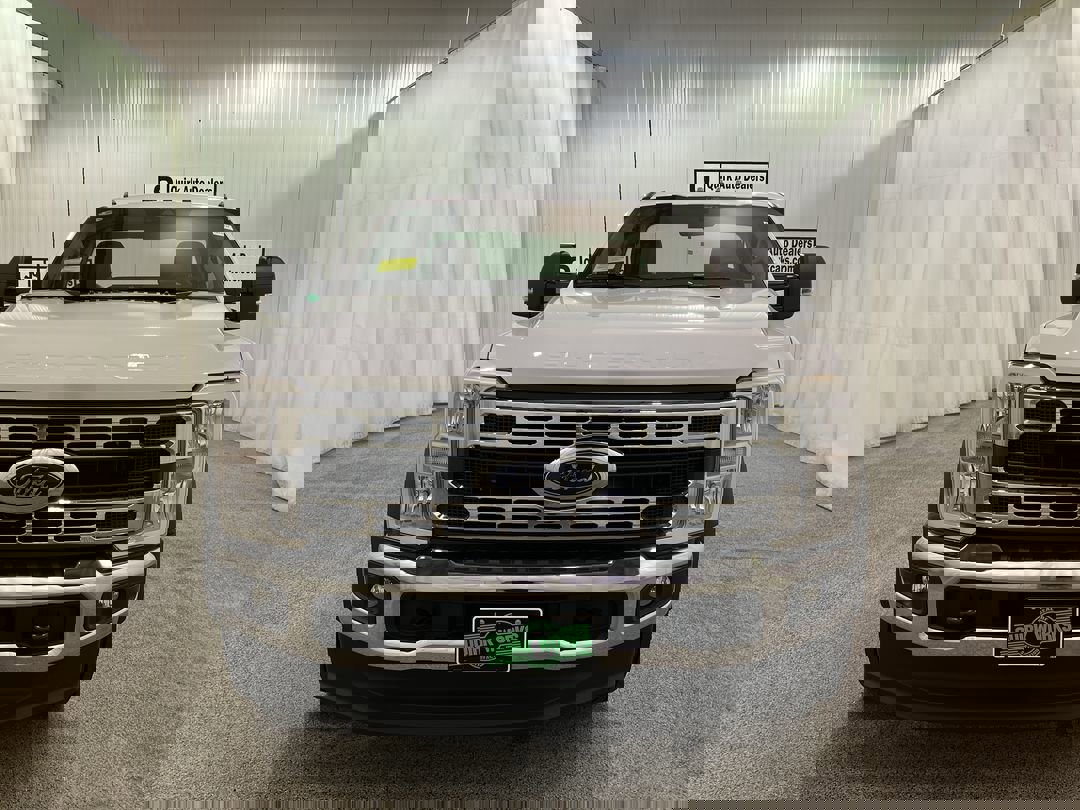 2025 Ford F-550 XL photo 2