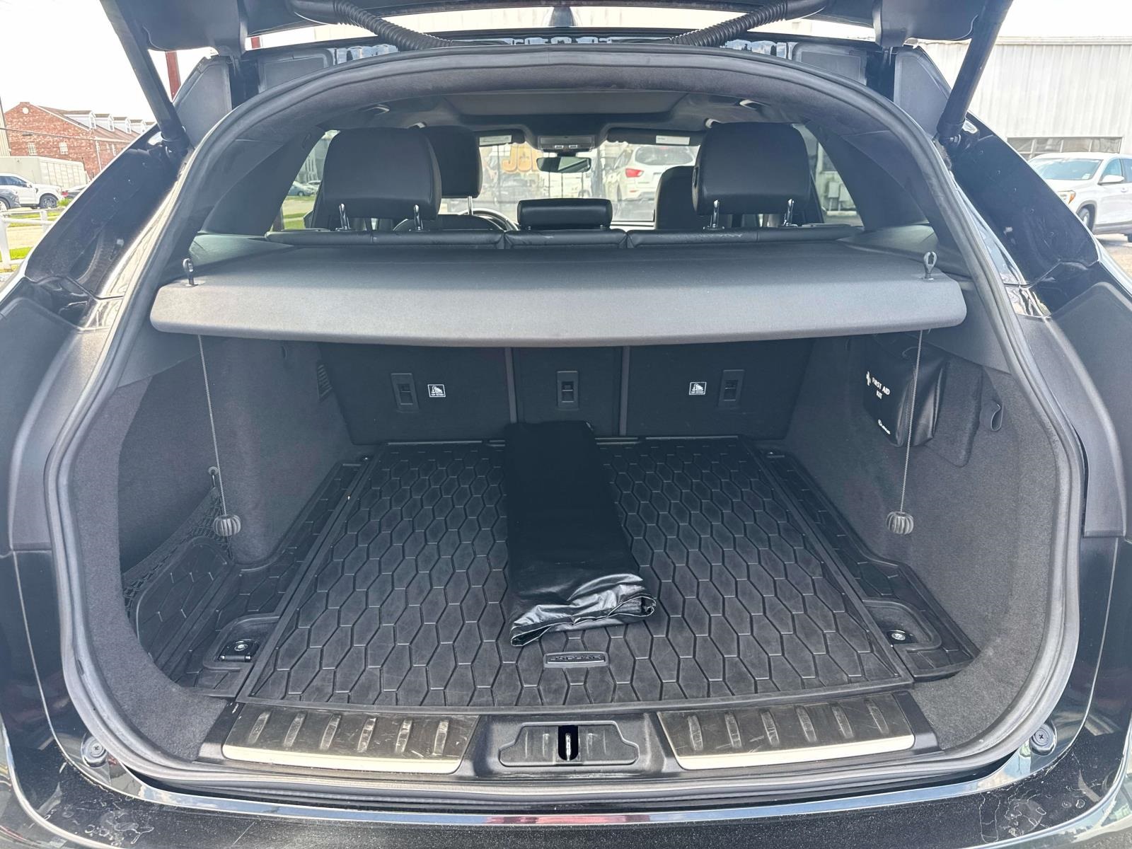 2020 Jaguar F-PACE Prestige photo 7