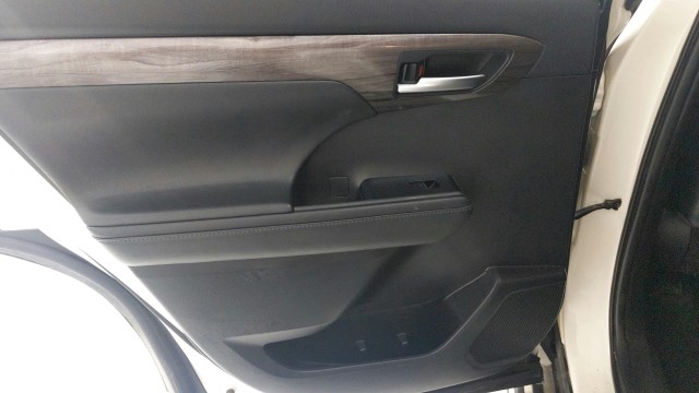 Used 2021 Blizzard Pearl Toyota Hybrid Limited image 29