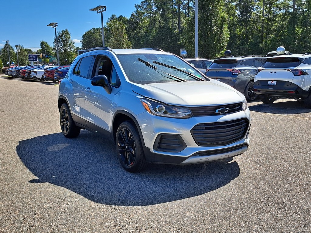 2022 Chevrolet Trax LT photo 2