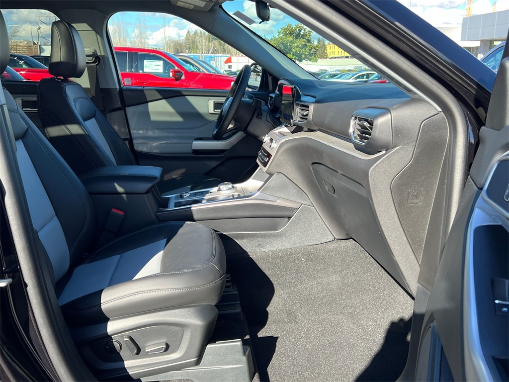 2024 Ford Explorer XLT photo 4