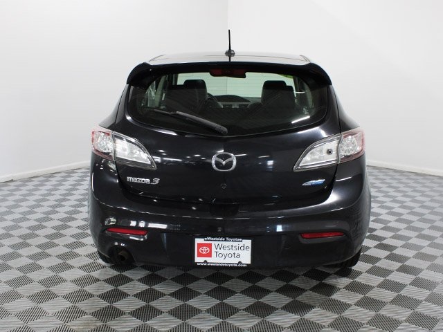 2013 Mazda Mazda3 Grand Touring Hatchback photo 2