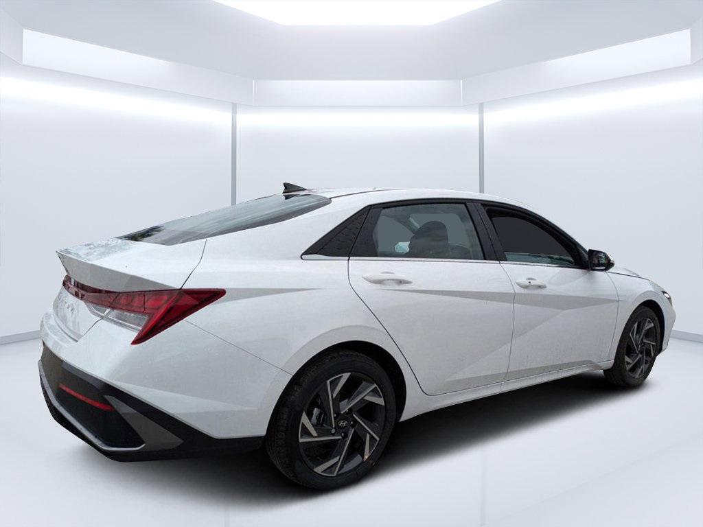 2025 Hyundai Elantra SEL Convenience photo 2