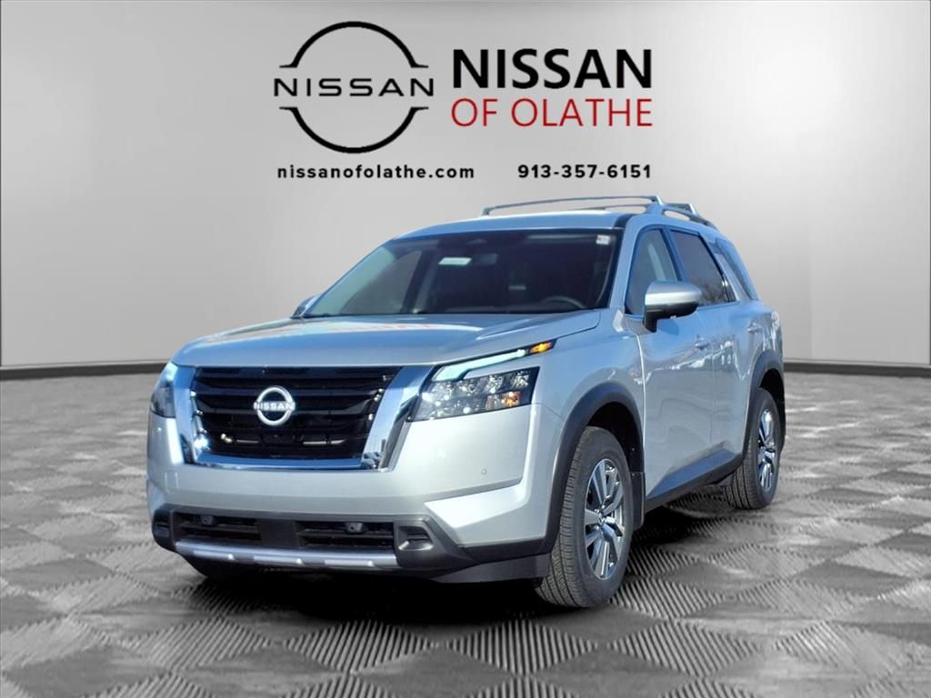 2025 Nissan Pathfinder SL's photo