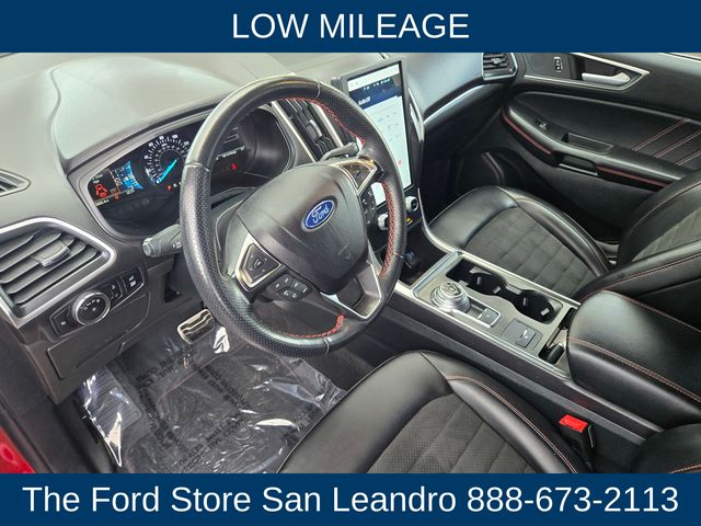 2024 Ford Edge ST photo 2