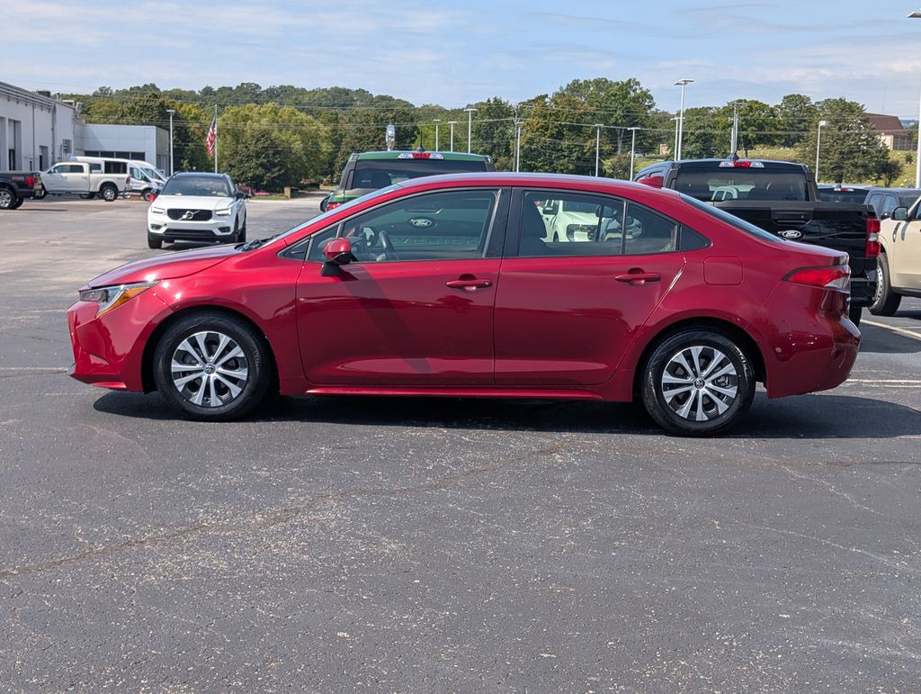 2022 Toyota Corolla LE photo 3