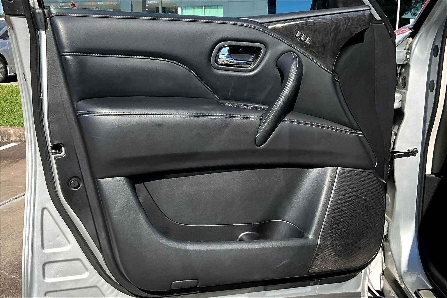 2022 Infiniti QX80 Luxe photo 19