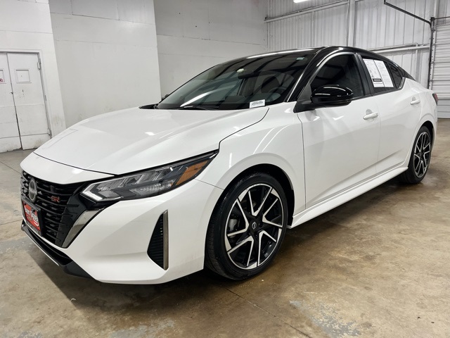 2024 Nissan Sentra SR photo 3