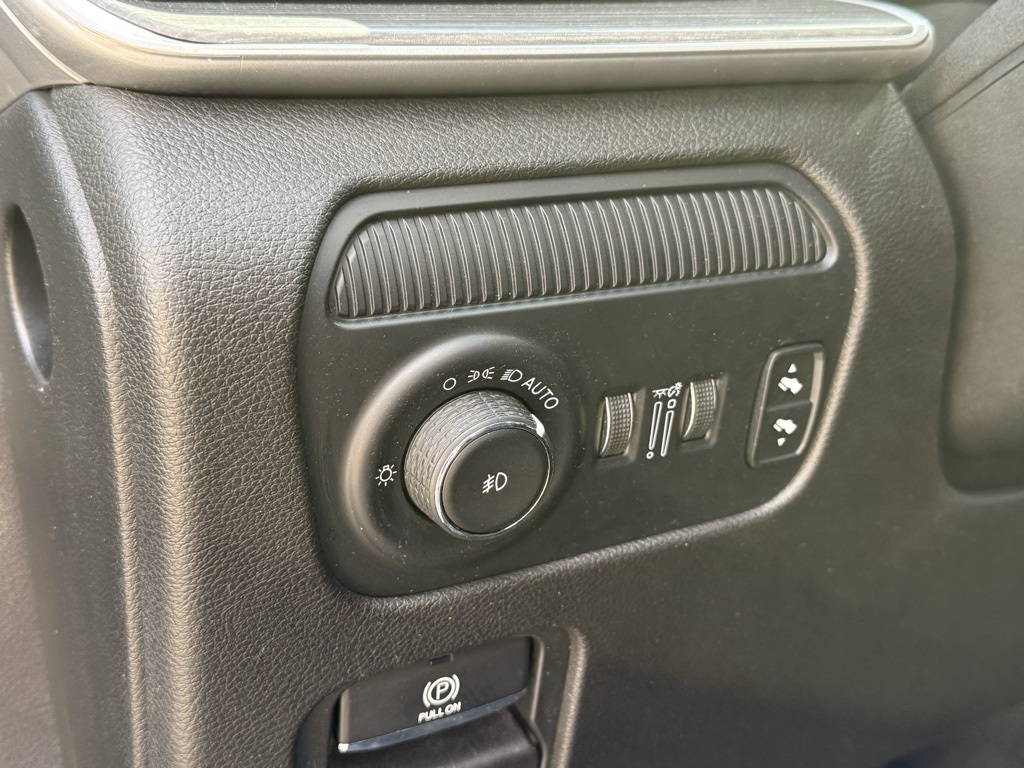 2023 Jeep Wagoneer L Series II photo 17