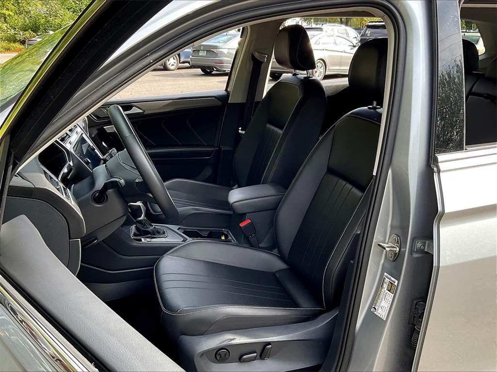 2024 Volkswagen Tiguan SE Wolfsburg Edition photo 9