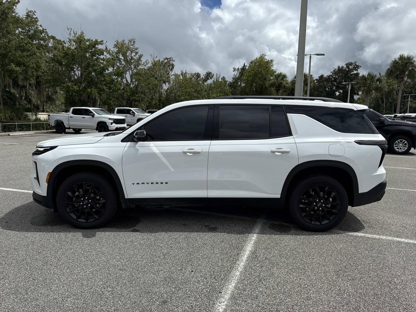 2025 Chevrolet Traverse photo 6