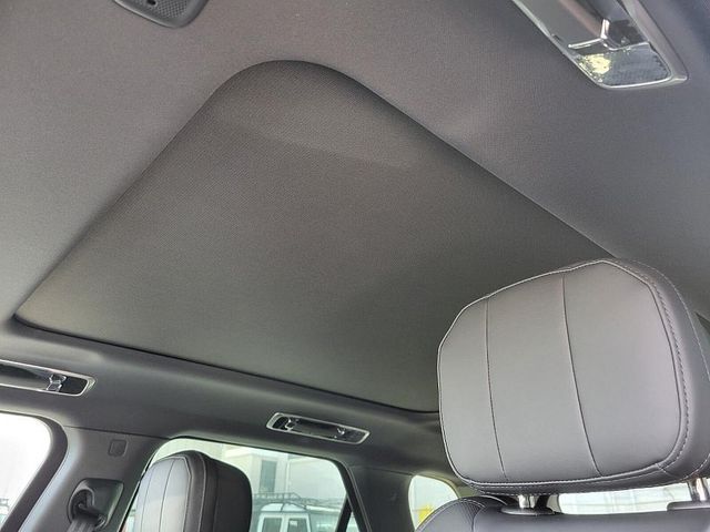 2025 Land Rover Range Rover Sport SE photo 18