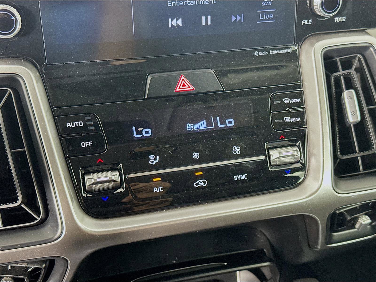 2021 Kia Sorento S photo 17