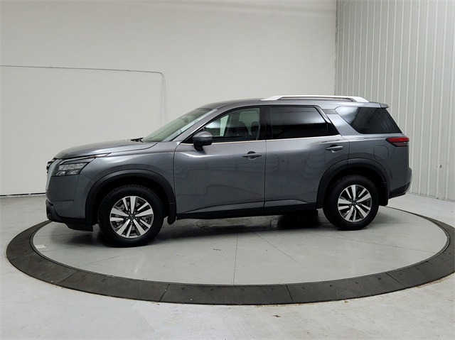 2025 Nissan Pathfinder SL photo 3