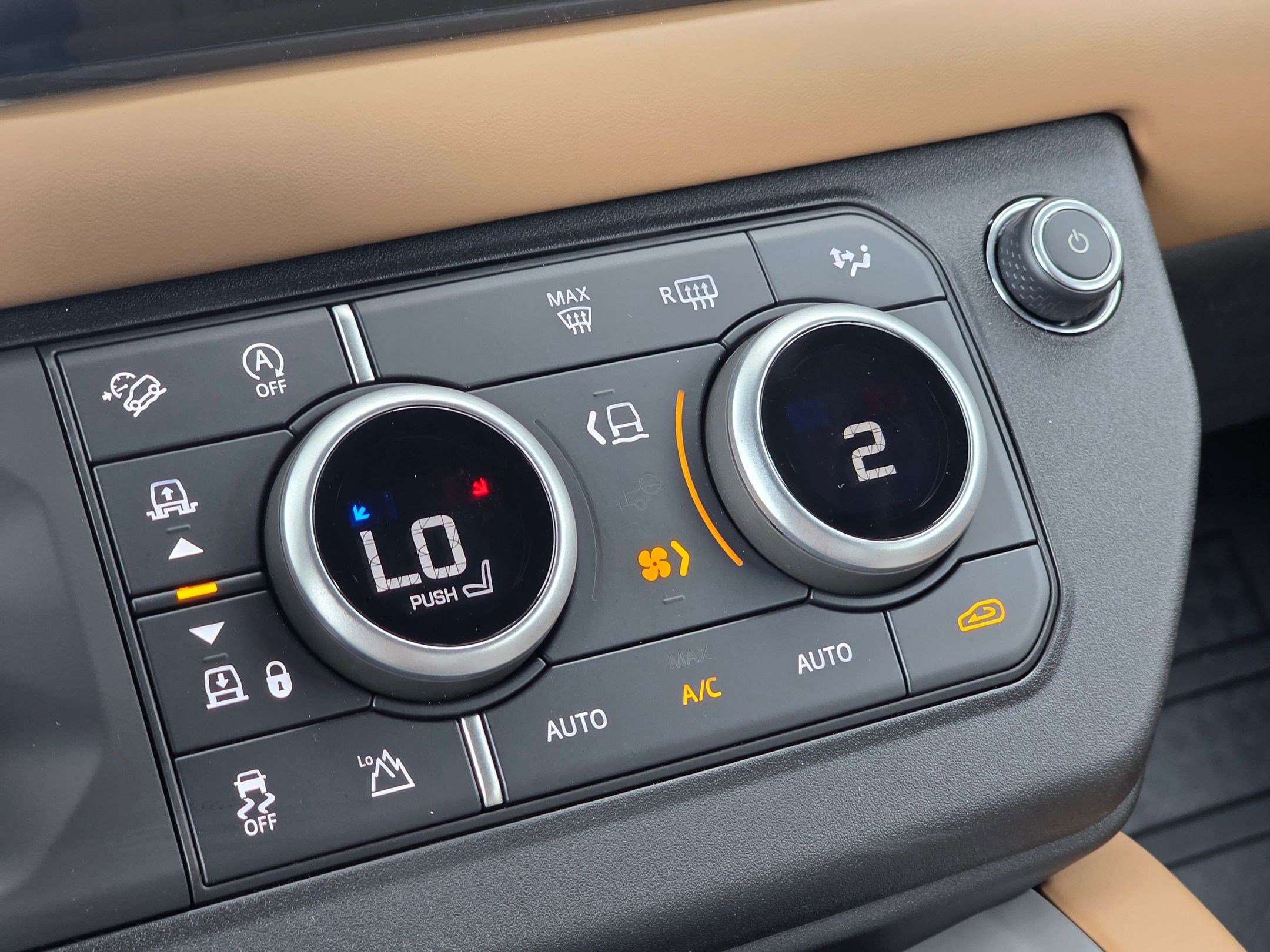 2025 Land Rover Defender 130 X photo 13