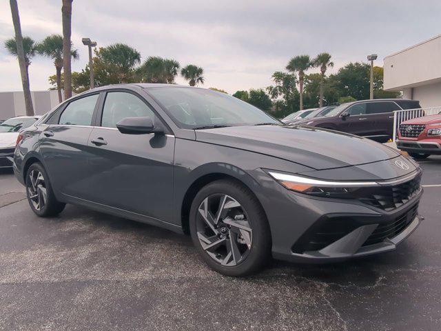 2025 Hyundai Elantra Limited photo 2