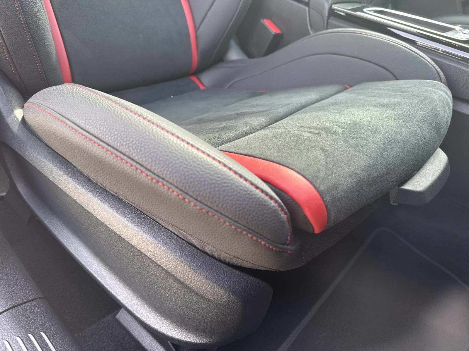 2025 Mercedes Benz CLA 35 AMG 4MATIC photo 12