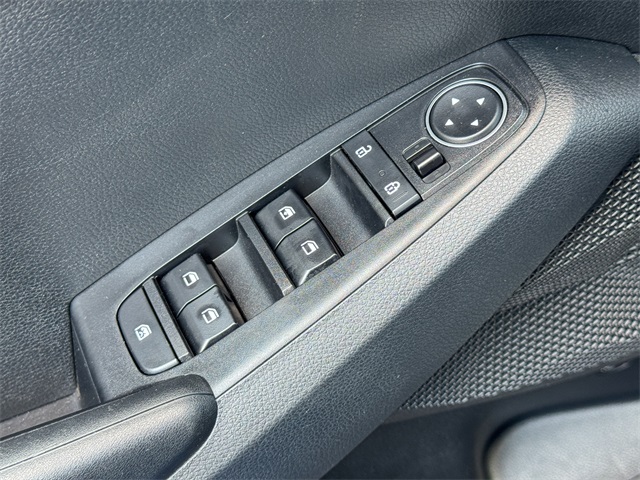 2023 Kia Seltos LX photo 36