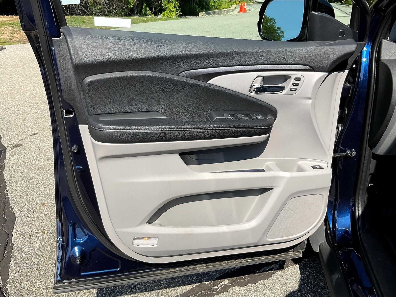 2022 Honda Ridgeline RTL-E photo 9