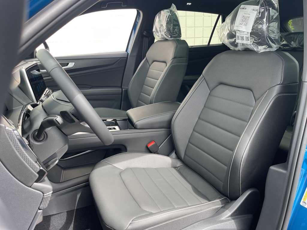2025 Volkswagen Atlas Cross Sport SEL R-Line photo 15