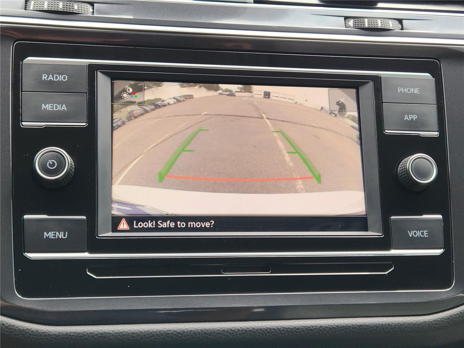 2022 Volkswagen Tiguan S photo 21