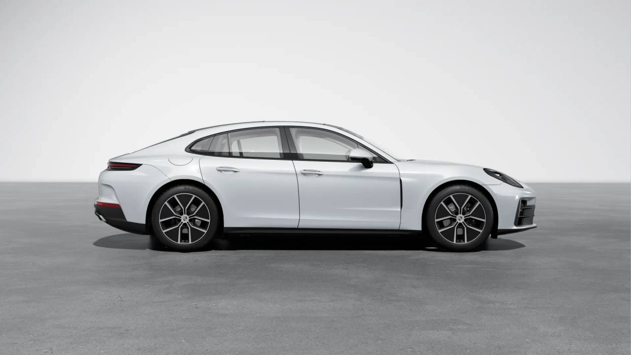 2025 Porsche Panamera 4 photo 6