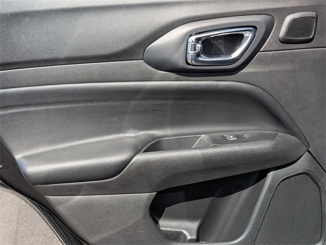 2022 Jeep Compass Latitude Lux photo 22