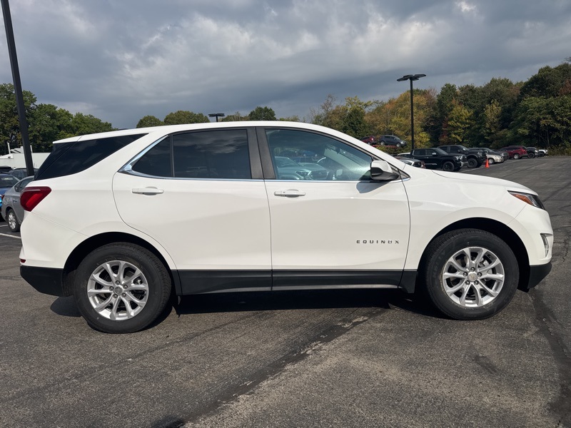 2021 Chevrolet Equinox LT photo 2