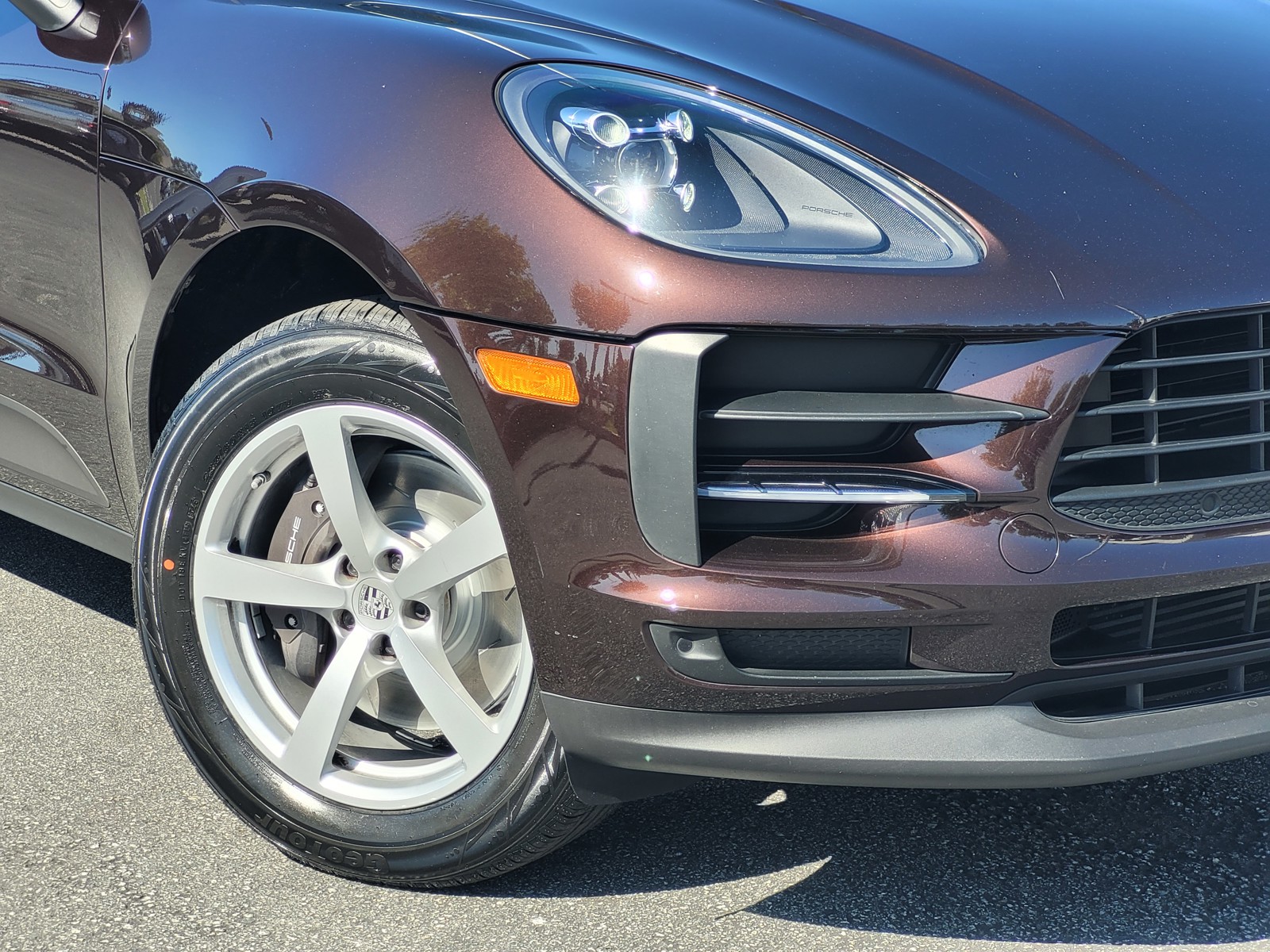 2021 Porsche Macan Base photo 3