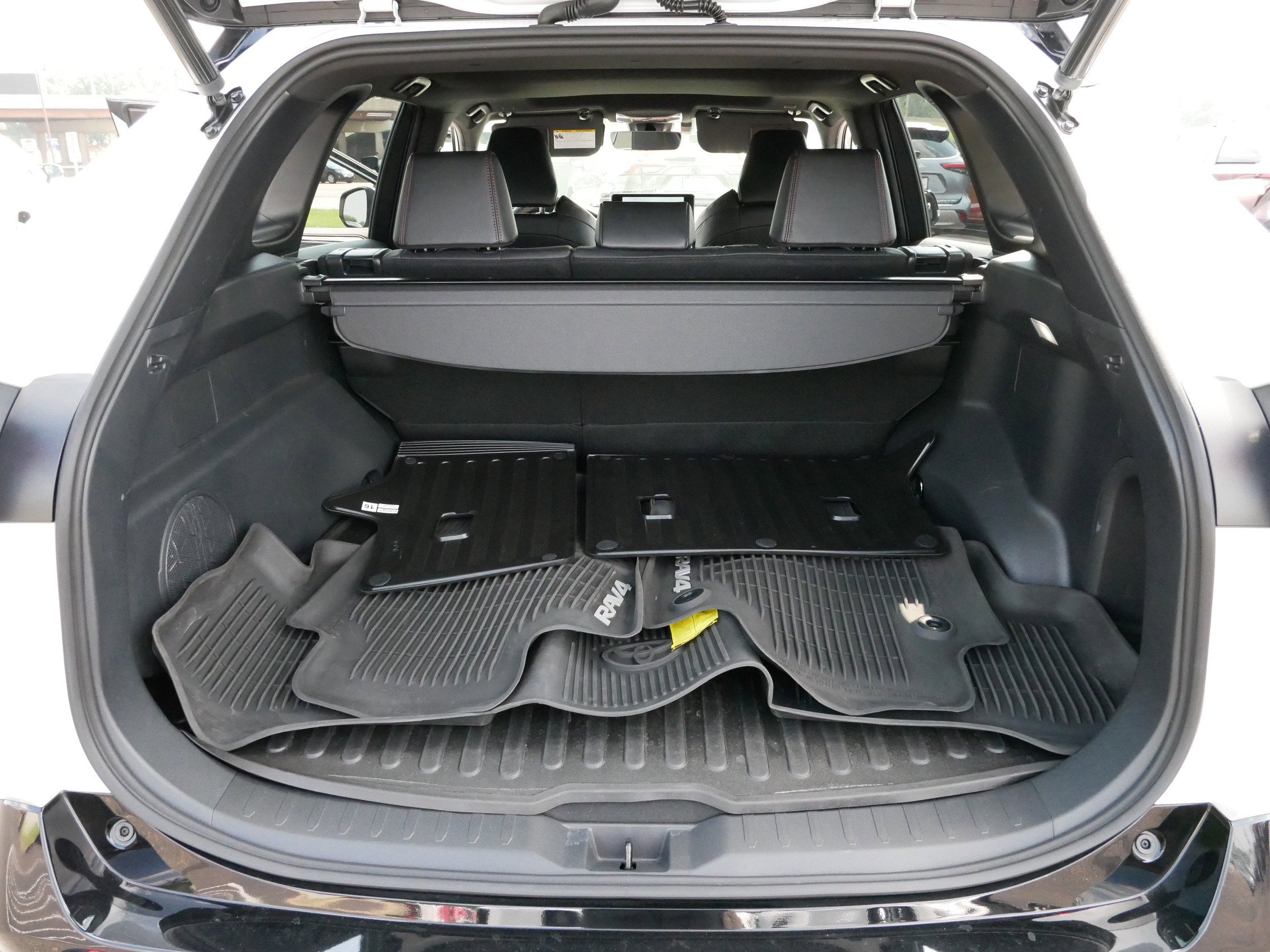 2023 Toyota RAV4 Prime XSE photo 16