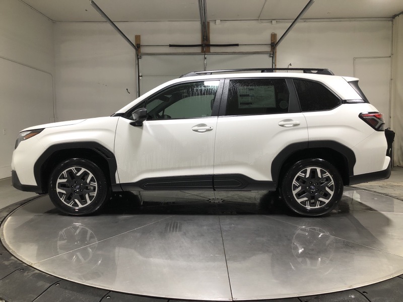 2026 Subaru Forester Premium photo 4