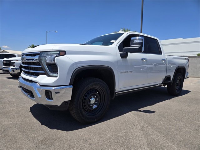 2025 Chevrolet Silverado 2500HD LTZ photo 2